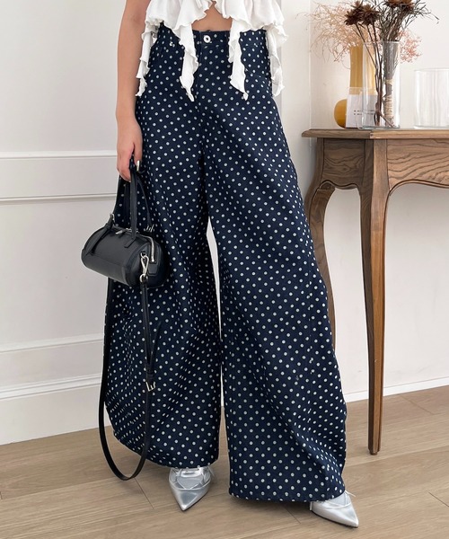 SPIRALGIRL(スパイラルガール)の「ドット柄バレルレッグパンツ(デニムパンツ・レディース・ドット/ブルー・SMALL/MEDIUM)」の9枚目の写真