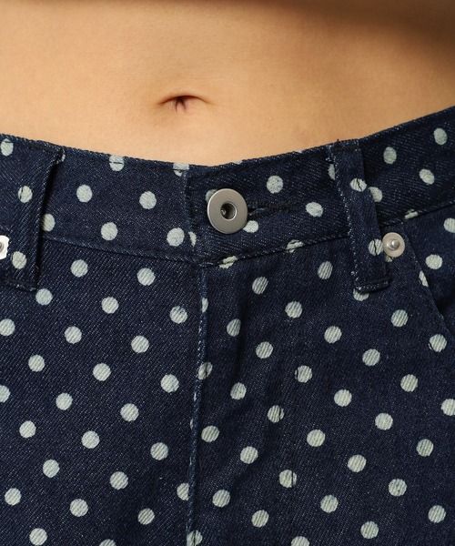 SPIRALGIRL(スパイラルガール)の「ドット柄バレルレッグパンツ(デニムパンツ・レディース・ドット/ブルー・SMALL/MEDIUM)」の18枚目の写真