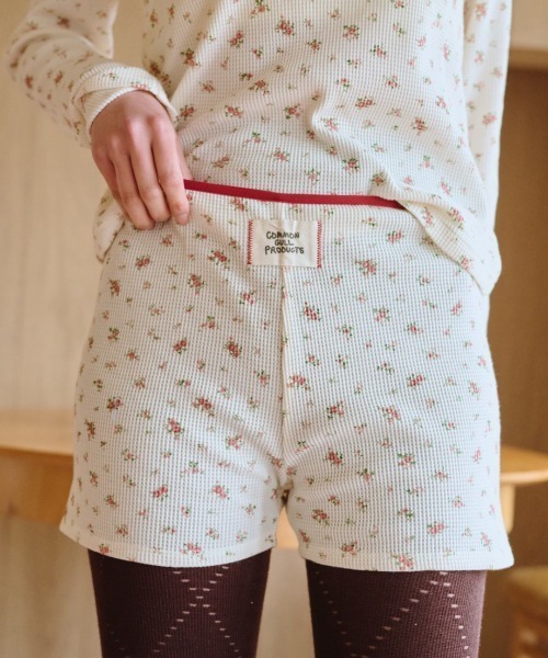 common gull products.（コモンガルプロダクツ）の「小さなお花畑のワッフルショートパンツ（その他パンツ・レディース・ネイビー/ライトブルー/ホワイト系/イエロー系・SMALL/MEDIUM/LARGE）」の2枚目の写真
