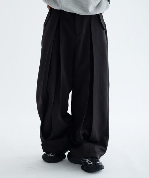 EPNK（イーピーエヌケー）の「Vertical wide tuck slacks / バーティカルワイドタックスラックス（スラックス・メンズ・ブラック・MEDIUM/SMALL/LARGE）」の4枚目の写真