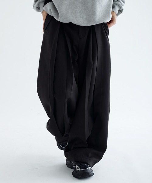 EPNK（イーピーエヌケー）の「Vertical wide tuck slacks / バーティカルワイドタックスラックス（スラックス・メンズ・ブラック・MEDIUM/SMALL/LARGE）」の6枚目の写真