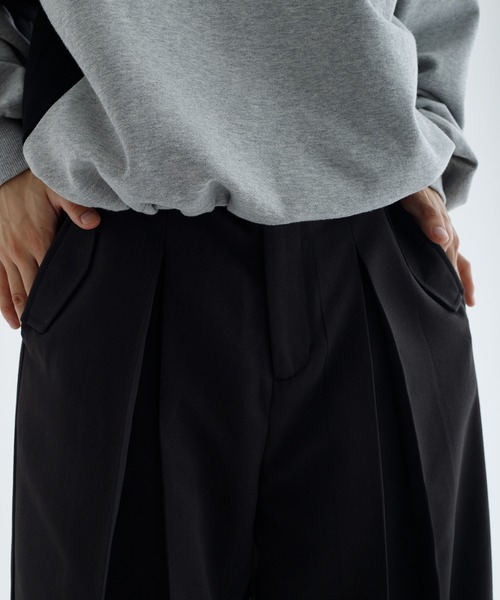 EPNK（イーピーエヌケー）の「Vertical wide tuck slacks / バーティカルワイドタックスラックス（スラックス・メンズ・ブラック・MEDIUM/SMALL/LARGE）」の11枚目の写真