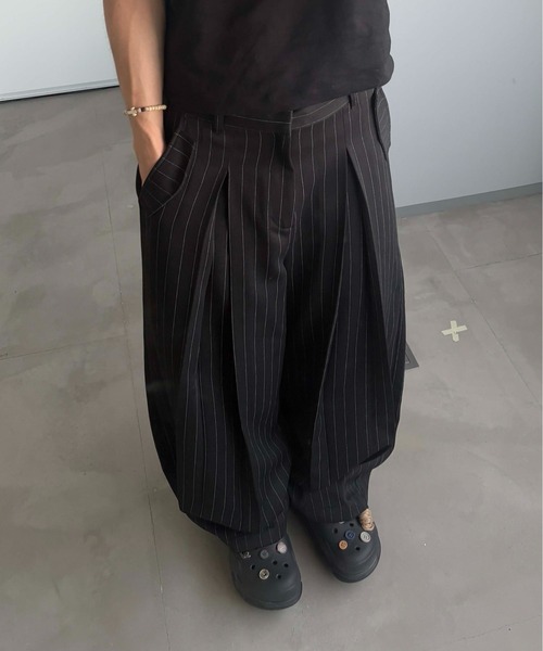 Vertical wide tuck slacks / バーティカルワイドタックスラックス