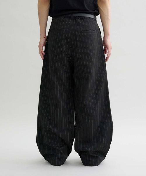 EPNK(イーピーエヌケー)の「Vertical wide tuck slacks / バーティカルワイドタックスラックス(スラックス・メンズ・ブラック/ブラック系その他・MEDIUM/SMALL/LARGE)」の18枚目の写真
