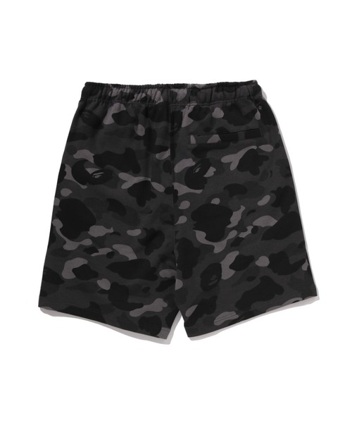 A BATHING APE(アベイシングエイプ)の「COLOR CAMO METAL APE HEAD RELAXED FIT SWEAT SHORTS(その他パンツ・メンズ・ブラック/ネイビー/パープル/グリーン・MEDIUM/XX-LARGE/X-LARGE/SMALL/LARGE)」の5枚目の写真