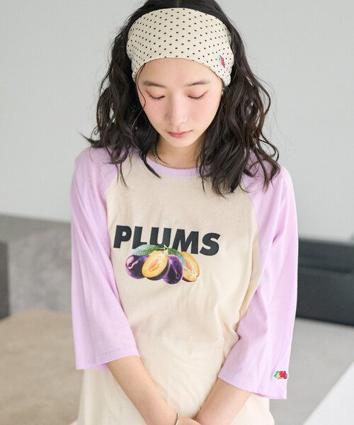 FREAK'S STORE(フリークスストア)の「FRUIT OF THE LOOM × FREAK'S STORE/フルーツオブザルーム 別注 シアー ラグランプリントTシャツ/ラグランT(Tシャツ/カットソー・レディース・チャコール/パープル/ベージュ・フリ-)」の16枚目の写真