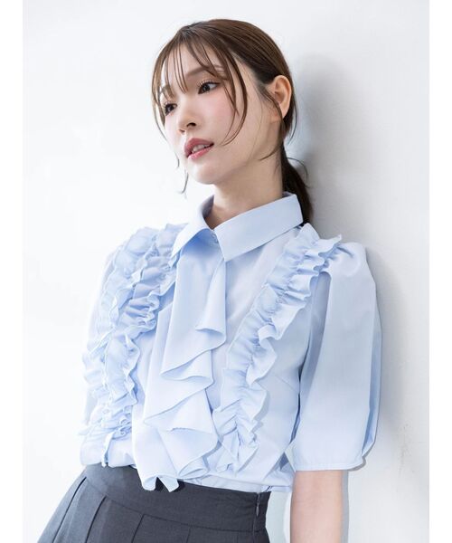 MERCURYDUO（マーキュリーデュオ）の「ギャザーフリルシャツ（シャツ/ブラウス・レディース・ライトブルー/オフホワイト・FREE）」の3枚目の写真
