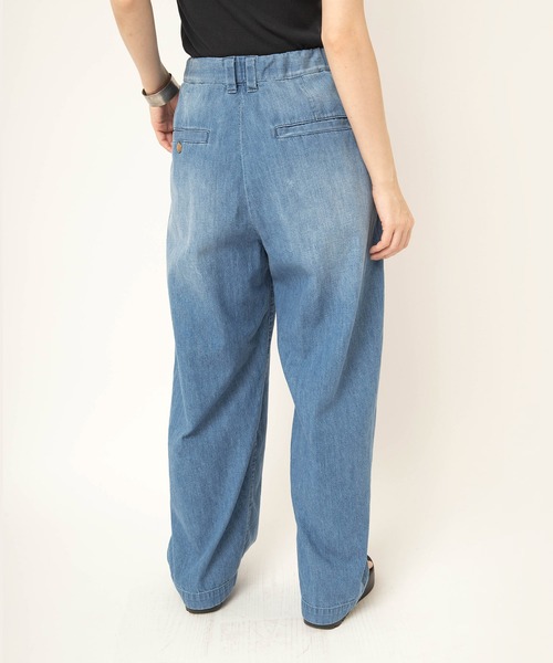RNA-N（アールエヌエーエヌ）の「R4451 ライトデニムワイドスラックス（デニムパンツ・レディース・ライトインディゴブルー・SMALL/MEDIUM）」の2枚目の写真