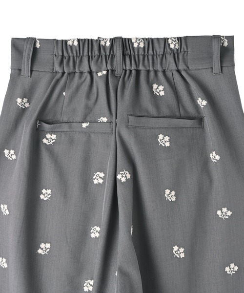 STYLE DELI（スタイルデリ）の「【BLK001】花柄刺繍ツイルタックパンツ（その他パンツ・レディース・グリーン/グレー/ブラック・FREE）」の19枚目の写真