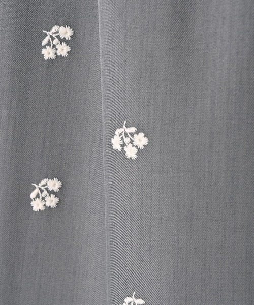 STYLE DELI（スタイルデリ）の「【BLK001】花柄刺繍ツイルタックパンツ（その他パンツ・レディース・グリーン/グレー/ブラック・FREE）」の20枚目の写真