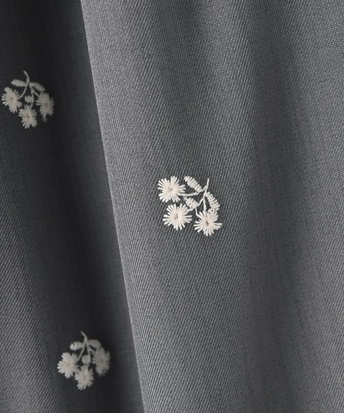 STYLE DELI（スタイルデリ）の「【BLK001】花柄刺繍ツイルタックパンツ（その他パンツ・レディース・グリーン/グレー/ブラック・FREE）」の21枚目の写真