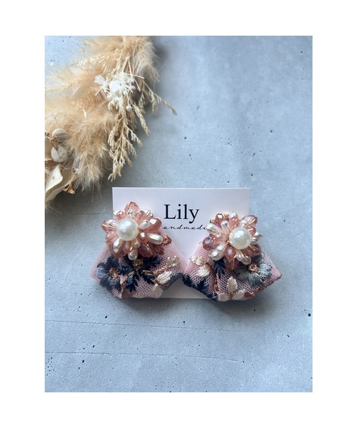 tone（トーン）の「【Lily accessory】インド刺繡イヤリング(MA)（イヤリング・レディース・ピンク・FREE）」の3枚目の写真