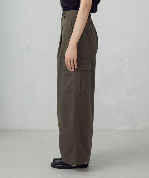 COMME CA ISM（コムサイズム）の「ポリエステルマイクロツイル カーゴパンツ（カーゴパンツ・レディース・カーキ/ブラック・LARGE/MEDIUM）」の13枚目の写真