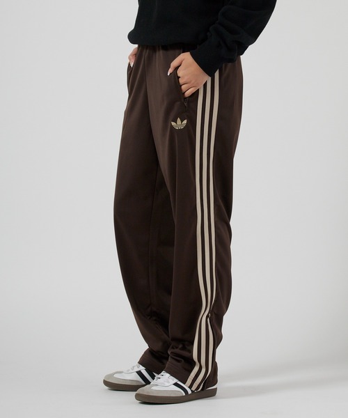 adidas(アディダス)の「adidas/アディダス ファイヤーバードトラックパンツ ラインパンツ ジャージ 2026年 夏 夏服 秋服(スウェットパンツ・メンズ・グレー/ダークブラウン/ライトブラウン/ライトブルー・S/M/L/XL)」の2枚目の写真