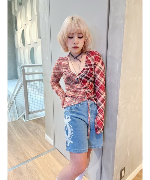 Desigual(デシグアル)の「刺繍入りエスニックデニムショートパンツ(デニムパンツ・レディース・ブルー・38/36/44/42/40/34)」の11枚目の写真