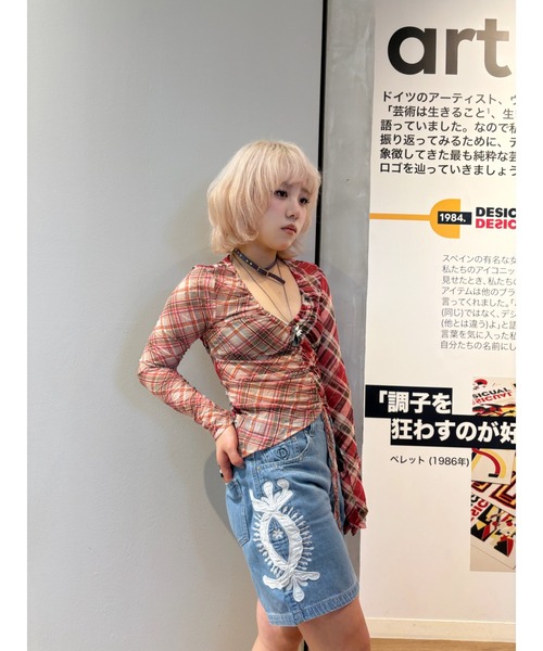 Desigual(デシグアル)の「刺繍入りエスニックデニムショートパンツ(デニムパンツ・レディース・ブルー・38/36/44/42/40/34)」の7枚目の写真