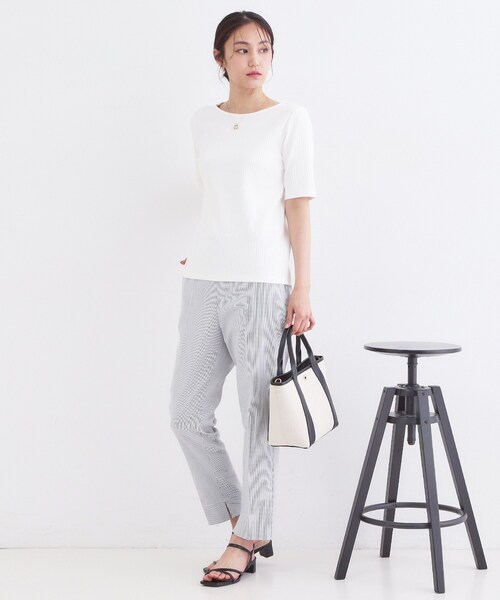 OPAQUE.CLIP(オペークドットクリップ)の「ベーシックリブボートネックカットソー【洗濯機OK】(Tシャツ/カットソー・レディース・ホワイト/ブラック/ホワイト系3/ナチュラル・36/38/40/42)」の5枚目の写真