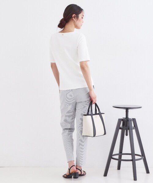 OPAQUE.CLIP(オペークドットクリップ)の「ベーシックリブボートネックカットソー【洗濯機OK】(Tシャツ/カットソー・レディース・ホワイト/ブラック/ホワイト系3/ナチュラル・36/38/40/42)」の6枚目の写真