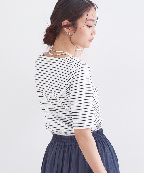OPAQUE.CLIP(オペークドットクリップ)の「ベーシックリブボートネックカットソー【洗濯機OK】(Tシャツ/カットソー・レディース・ホワイト/ブラック/ホワイト系3/ナチュラル・36/38/40/42)」の17枚目の写真