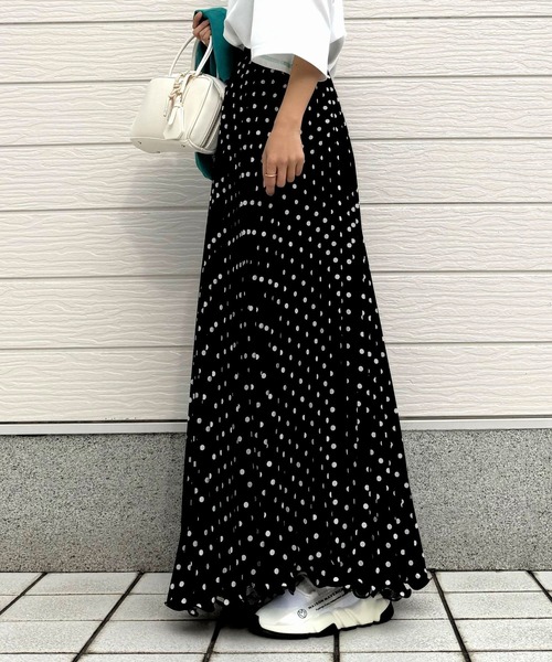 Q（キュー）の「ドットプリーツスカート（スカート・レディース・ブラック/アイボリー・MEDIUM）」の5枚目の写真