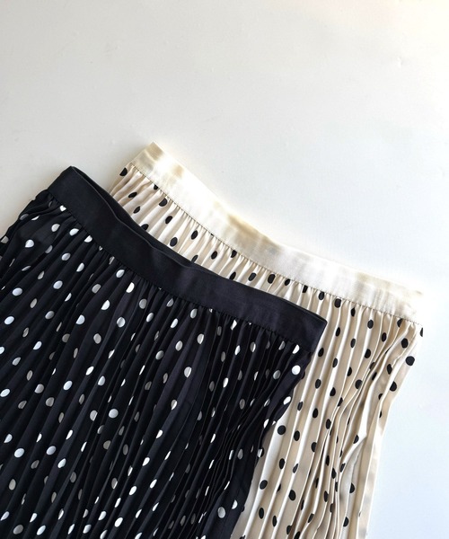 Q（キュー）の「ドットプリーツスカート（スカート・レディース・ブラック/アイボリー・MEDIUM）」の3枚目の写真