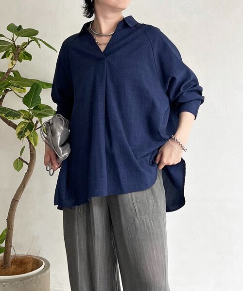 un dix cors(アンディコール)の「【甘くないフリルシャツ】麻調バックフリルブラウス(シャツ/ブラウス・レディース・グレー/オフホワイト/ネイビー/ブラック・FREE)」の4枚目の写真