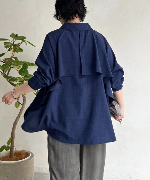 un dix cors(アンディコール)の「【甘くないフリルシャツ】麻調バックフリルブラウス(シャツ/ブラウス・レディース・グレー/オフホワイト/ネイビー/ブラック・FREE)」の7枚目の写真