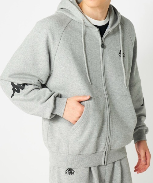 Kappa（カッパ）の「スウェットパーカー（パーカー・メンズ・ライトグレー/ブラック・LARGE/MEDIUM/X-LARGE）」の2枚目の写真