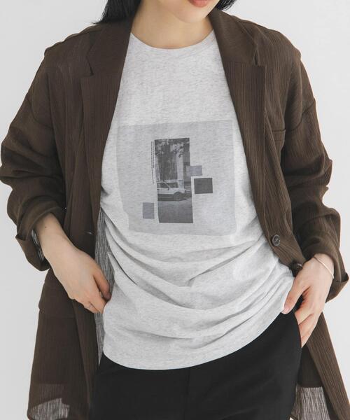 KBF(ケイビーエフ)の「ドレーププリントTEE(Tシャツ/カットソー・レディース・グレー系その他/アイボリー/ライトブルー・ONE)」の1枚目の写真