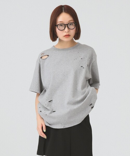 Ray BEAMS(レイビームス)の「ダメージ オーバー Tシャツ(Tシャツ/カットソー・レディース・ホワイト/シルバー・ONE SIZE)」の6枚目の写真