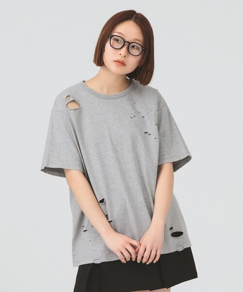 Ray BEAMS(レイビームス)の「【8/6 再値下げ】ダメージ オーバー Tシャツ(Tシャツ/カットソー・レディース・ホワイト/シルバー・ONE SIZE)」の3枚目の写真