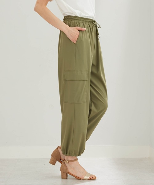 BELLUNA PLUS(ベルーナ)の「ヒンヤリ爽快!ドロスト使いカーゴパンツ(その他パンツ・レディース・カーキ/ブラック・X-LARGE/LARGE/MEDIUM)」の10枚目の写真