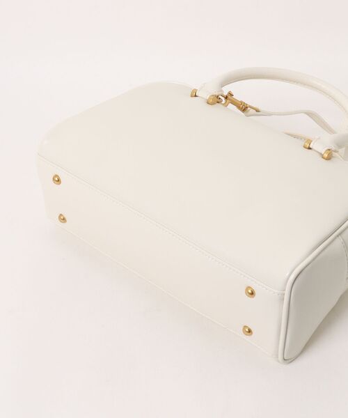 NiiNa(ニーナ)の「【NiiNa】【高品質牛革】2wayヴィンテージレトロボストンバッグ(ボストンバッグ・レディース・ホワイト・FREE)」の12枚目の写真