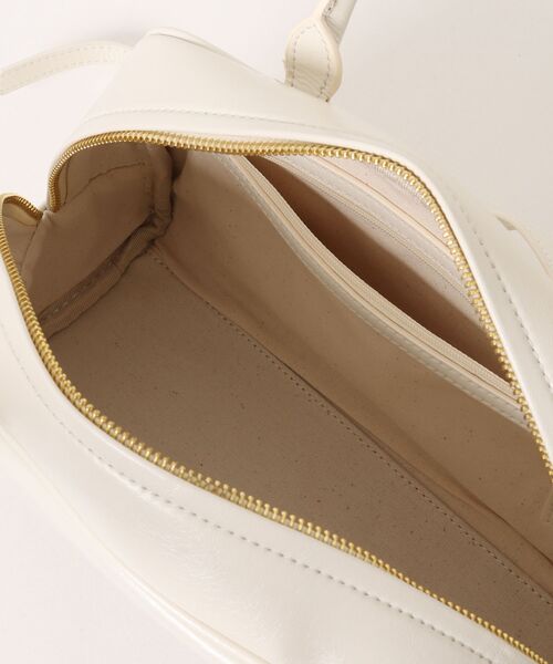NiiNa(ニーナ)の「【NiiNa】【高品質牛革】2wayヴィンテージレトロボストンバッグ(ボストンバッグ・レディース・ホワイト・FREE)」の11枚目の写真