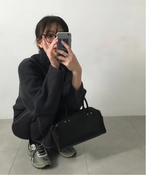 NiiNa(ニーナ)の「【NiiNa】【高品質牛革】2wayヴィンテージレトロボストンバッグ(ボストンバッグ・レディース・ホワイト・FREE)」の6枚目の写真