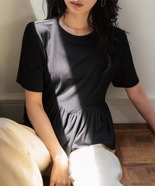 KOBE LETTUCE（コウベレタス）の「[ 接触冷感UVカット ] ランダムリブペプラムトップス（Tシャツ/カットソー・レディース・ブラック/オフホワイト/ブルー・M）」の8枚目の写真