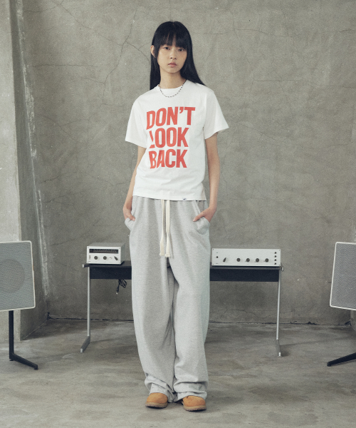 SUPERSUB(スーパーサブ)の「ドンルックバック レタリング クロップ 半袖Tシャツ-ホワイト(Tシャツ/カットソー・レディース・その他・SMALL/MEDIUM/LARGE)」の2枚目の写真