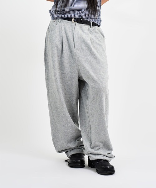 raucohouse(ラウコハウス)の「バルーンシルエットスウェットパンツ(スウェットパンツ・レディース・ブラック/グレー・L/M)」の4枚目の写真