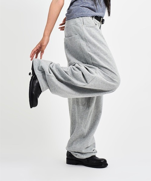 raucohouse(ラウコハウス)の「バルーンシルエットスウェットパンツ(スウェットパンツ・レディース・ブラック/グレー・L/M)」の5枚目の写真