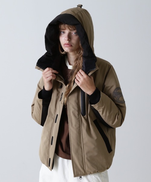 AVIREX(アヴィレックス)の「《WEB&DEPOT限定》MILITARY FUNCTION DOWN Ⅱ(ダウンジャケット/コート・キッズ・ブラック/グリーン系その他/ベージュ/ライトグレー・F)」の3枚目の写真