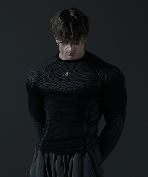 CARMID（カミド）の「シルバー ナイト コンプレッション 長袖 [ブラック]（Tシャツ/カットソー・メンズ・その他・1/2/3）」の2枚目の写真