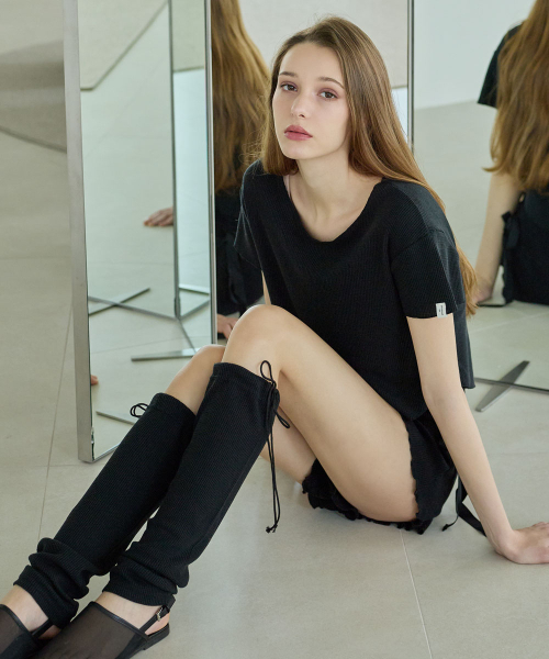 DEVIWEAR(デヴィウェア)の「メロウワッフルクロップT DEVI-T0157-ブラック(Tシャツ/カットソー・レディース・ブラック・FREE)」の6枚目の写真