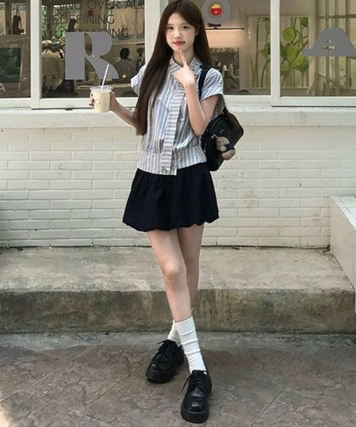 AsheKsha(アシクシャ)の「アシンメトリー前立て半袖シャツ(シャツ/ブラウス・レディース・ブラック×ホワイト・M)」の5枚目の写真