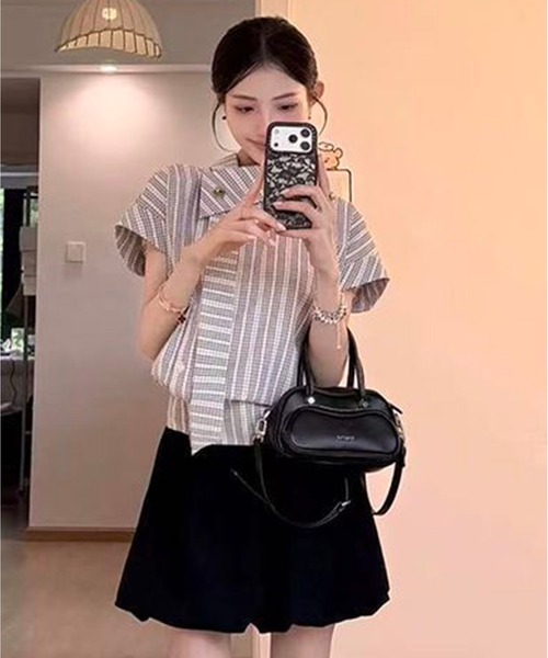AsheKsha(アシクシャ)の「アシンメトリー前立て半袖シャツ(シャツ/ブラウス・レディース・ブラック×ホワイト・M)」の17枚目の写真