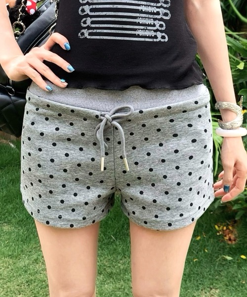 Vipoa(ヴィポア)の「Slim polka dot sweat shorts(その他パンツ・レディース・ホワイト/ブラック/グレー・FREE)」の3枚目の写真