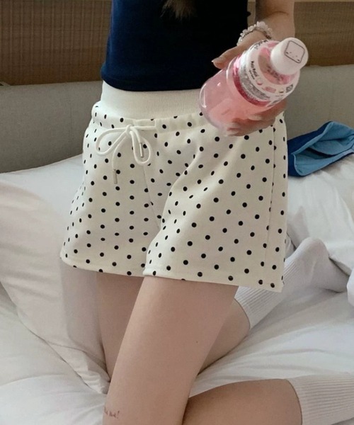 Vipoa(ヴィポア)の「Slim polka dot sweat shorts(その他パンツ・レディース・ホワイト/ブラック/グレー・FREE)」の20枚目の写真