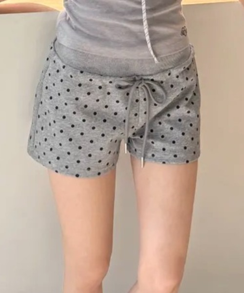 Vipoa(ヴィポア)の「Slim polka dot sweat shorts(その他パンツ・レディース・ホワイト/ブラック/グレー・FREE)」の21枚目の写真