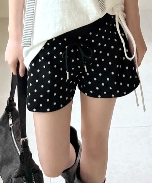Vipoa(ヴィポア)の「Slim polka dot sweat shorts(その他パンツ・レディース・ホワイト/ブラック/グレー・FREE)」の14枚目の写真