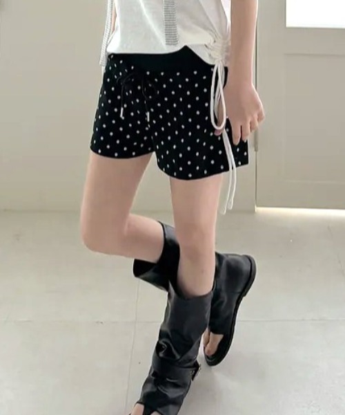 Vipoa(ヴィポア)の「Slim polka dot sweat shorts(その他パンツ・レディース・ホワイト/ブラック/グレー・FREE)」の16枚目の写真