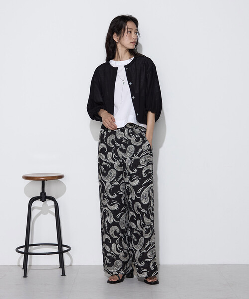 K.T KIYOKO TAKASE(キヨコタカセ)の「麻調ポリエステル ボタニカルペイズリーパンツ(その他パンツ・レディース・カーキ/ブラック系その他・9号)」の4枚目の写真